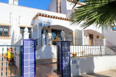 3 Bedrooms 2 Bathrooms Townhouse With Open Fireplace In