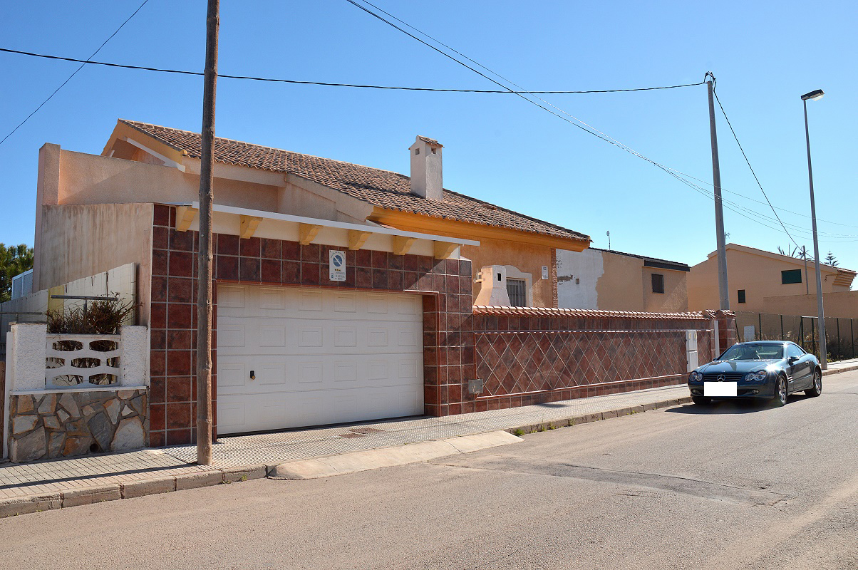 Spectacular Six Bedroom Front Line Beach Detached Spanish Villa For 