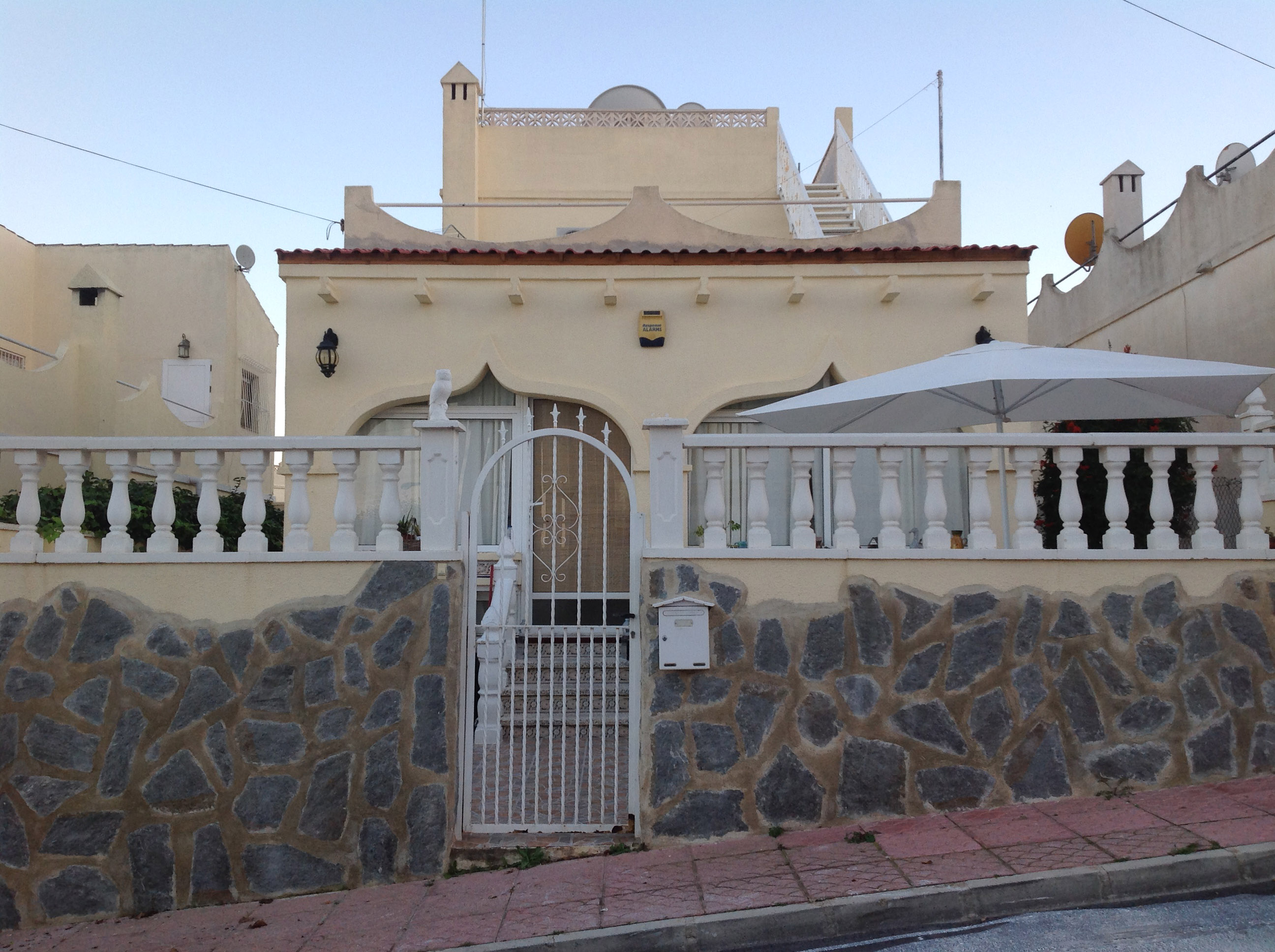 Affordable three bedroom detached villa for sale in San Miguel de Salinas