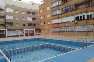 Studio apartment with garage for sale in Torrevieja