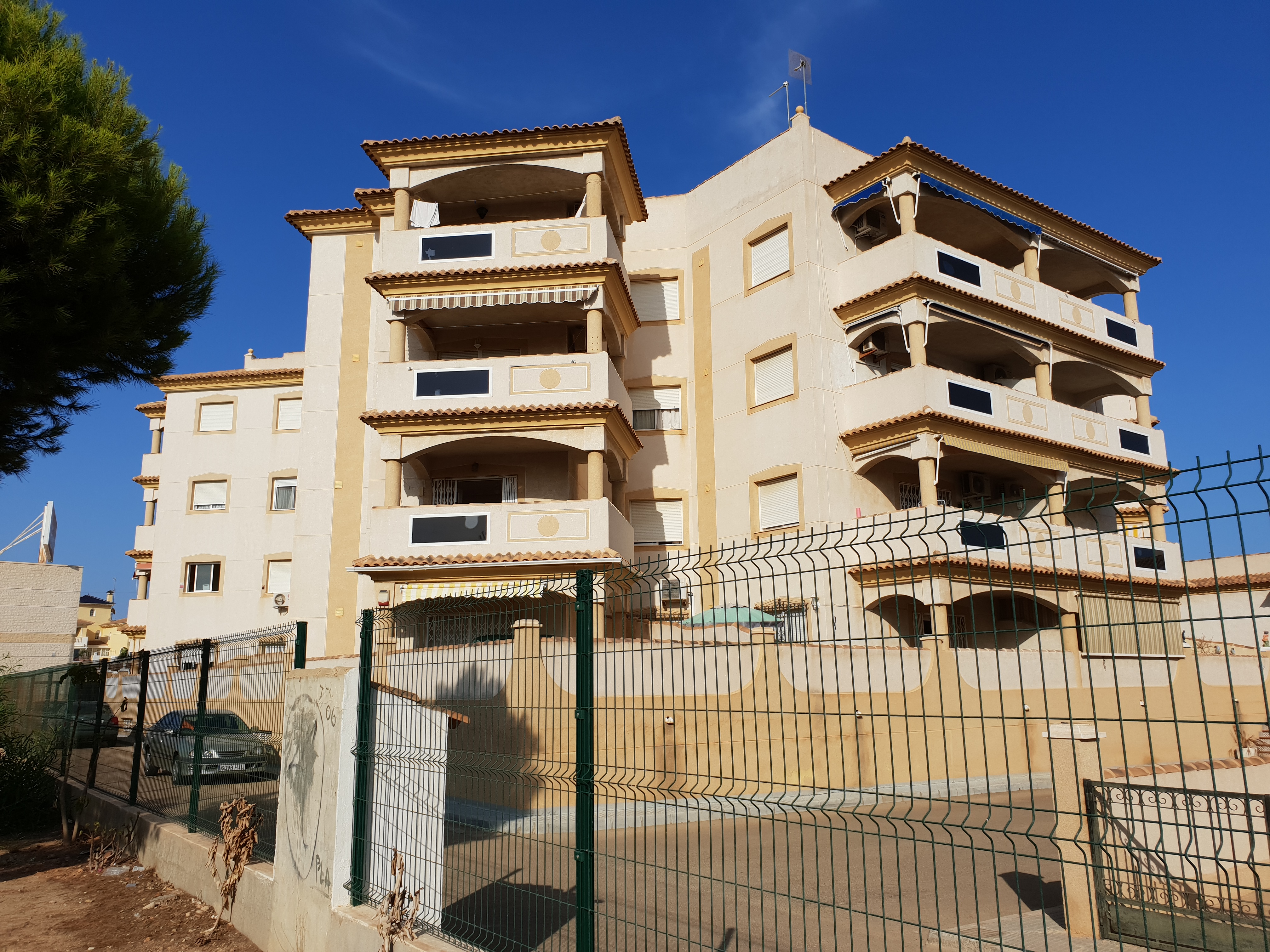 Two bedroom South-facing apartment in sought-after La Zenia community
