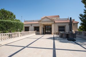 Stunning luxurious villa with eight bedrooms on 5000m2 plot for sale in Algorfa