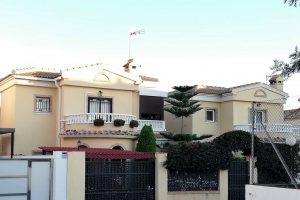 Detached three bedroom, two bathroom property for sale on the Orihuela-Costa