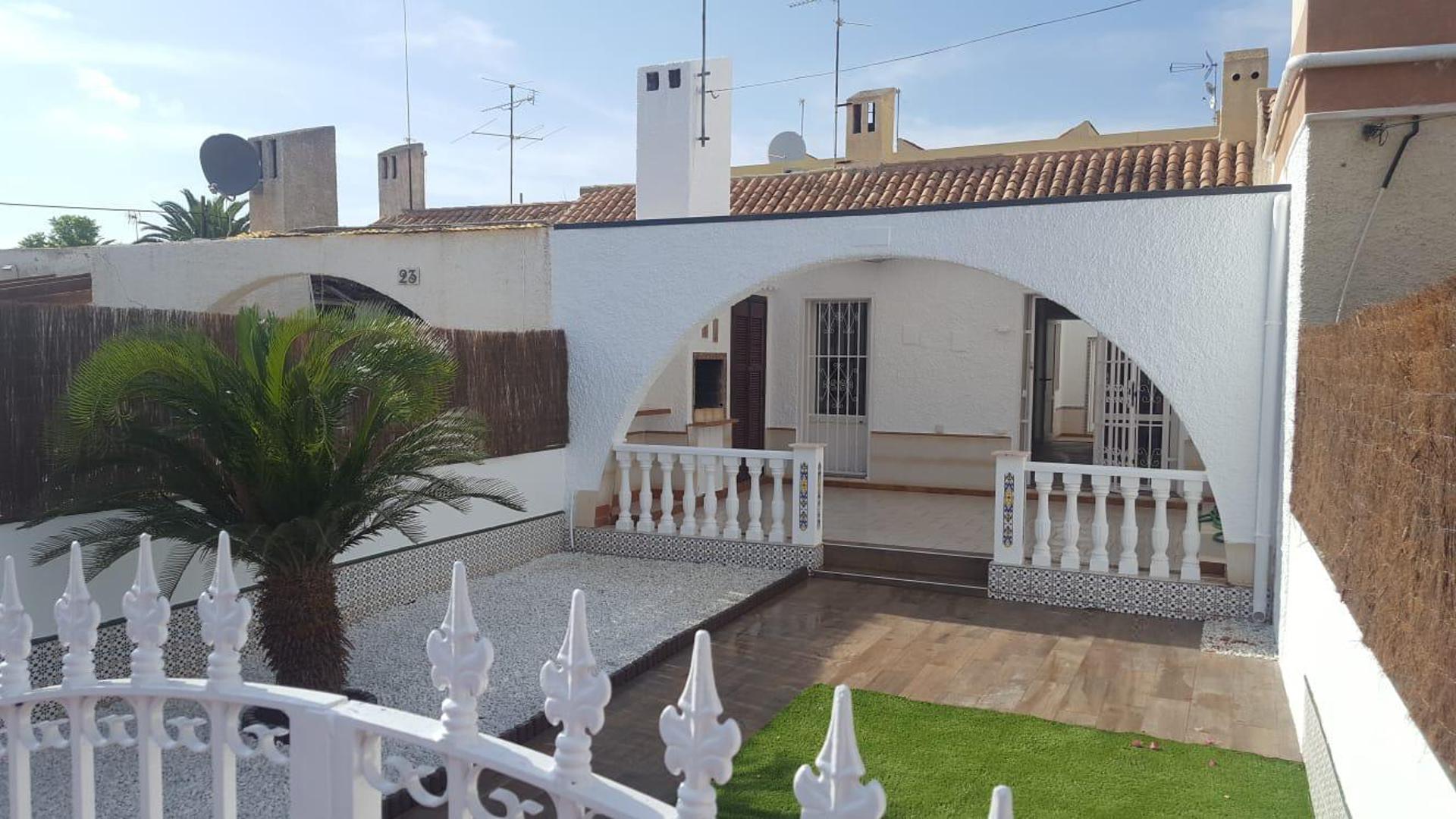 Recently renovated two bedroom bungalow for sale in Las Chismosas, Orihuela-Costa