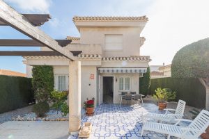 Lovely three bedroom detached villa for sale in Playa Flamenca