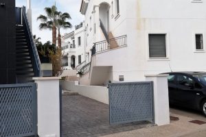 Two bedroom, two bathroom semi-new townhouse for sale in Villamartin