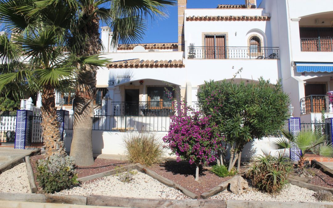 3 bedrooms, 2 bathrooms, townhouse with open fireplace in Villamartin
