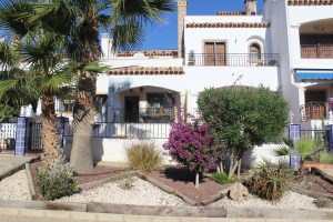 3 bedrooms, 2 bathrooms, townhouse with open fireplace in Villamartin