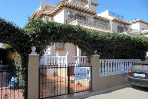 3 bed quad house in sought after Pinada golf, close to Villamartin Plaza and Golf Course