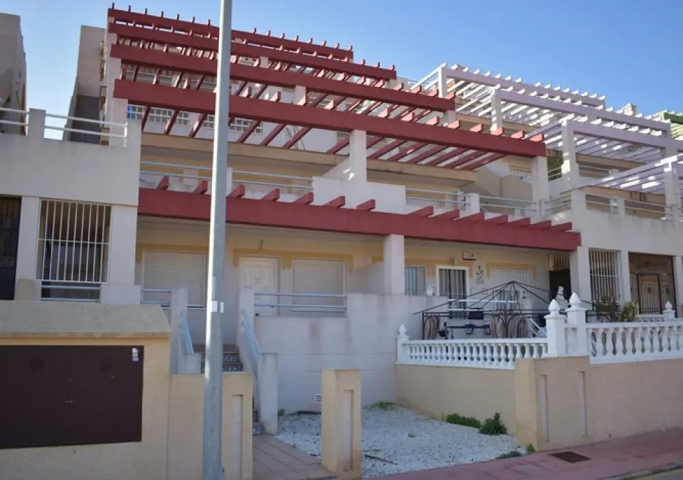 2 Bedroom 1 bathroom top floor apartment, Florida golf near Villamartin