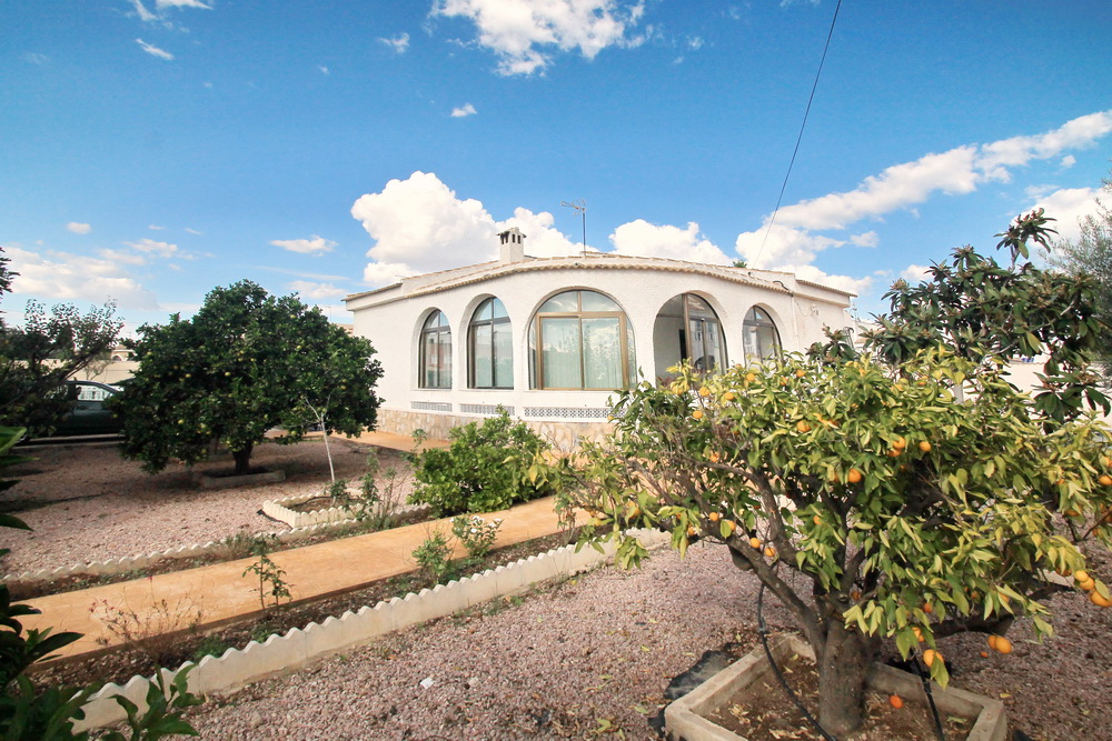 Detached villa, 3 bed, 2 bath, private pool, for sale in La Siesta, Torrevieja