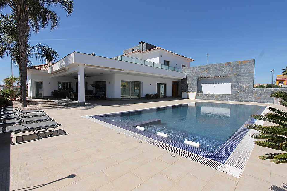 Luxury five bedroom, seven bathroom detached villa for sale in San Pedro del Pinatar