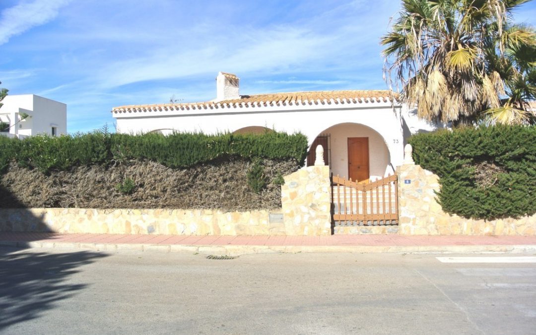 Four bedroom, two bathroom detached villa for sale in sought-after area of La Regia