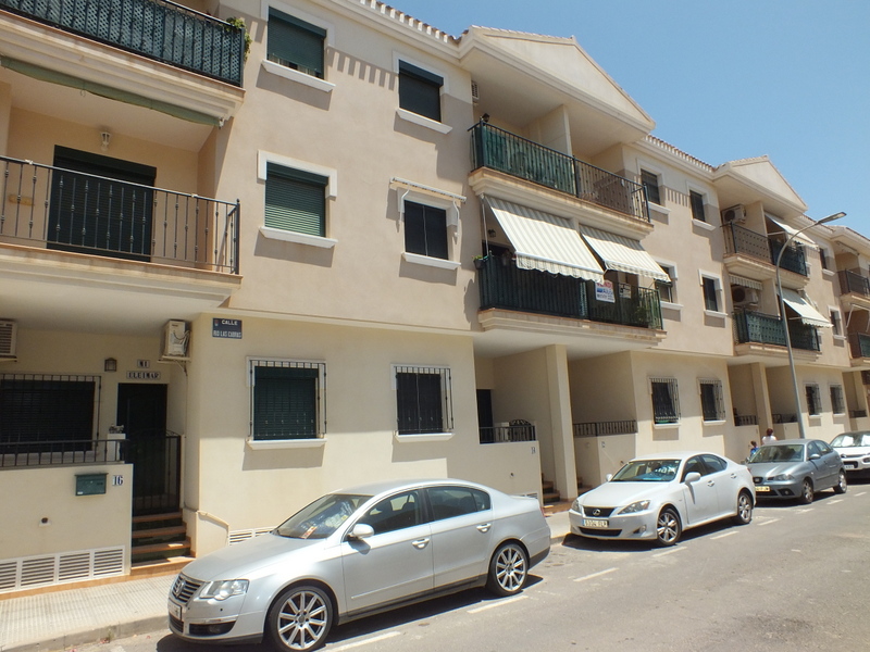 Two bedroom, one bathroom apartment with 65m2 living area for sale in Los Alcazares