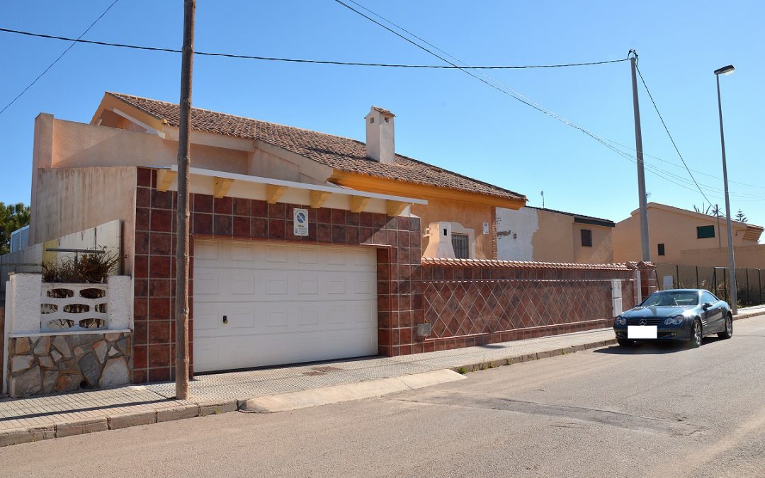 Spectacular six bedroom front line beach detached Spanish villa for sale in Los Urrutias