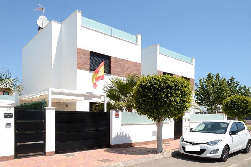 Stunning modern three bedroom detached Spanish villa for sale in San Pedro del Pinatar