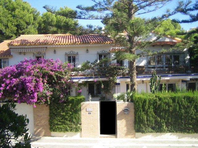 Magnificent ten bedroom detached villa for sale close to award-winning Campoamor beach, Orihuela-Costa