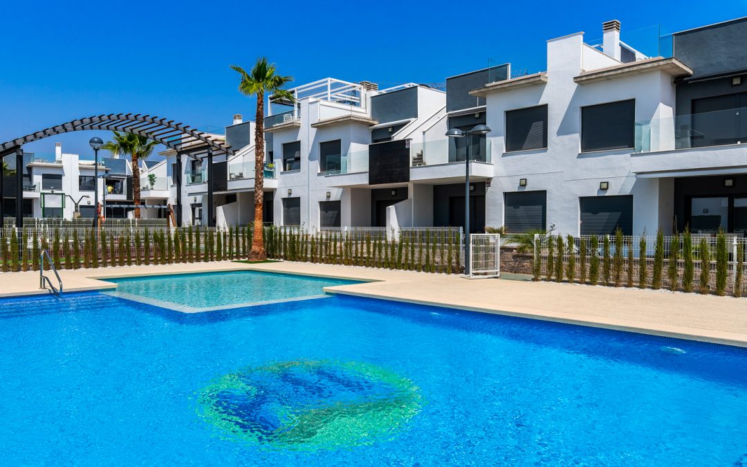 Diese fast neugebaute Penthouse-Wohnung mit 2 Schlafzimmer und 2 Badezimmer liegt in Pilar de la Horadada
