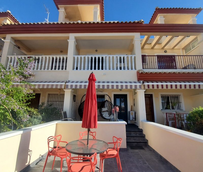 Refurbished modern style townhouse with 2 bedrooms, 1,5 bathroom in San Pedro del Pinatar.