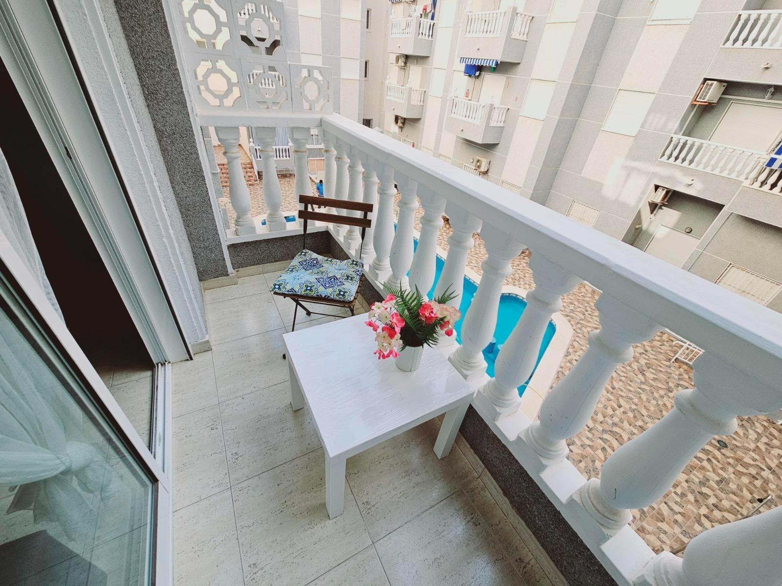 1 bed, 1 bath apartment for sale in the center of Guardamar del Segura, Alicante. Spain.