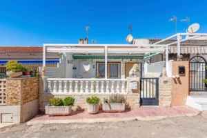 Charming 2 bedroom bungalow situated in the peaceful residential town of Guardamar del Segura, Alicante. Spain.