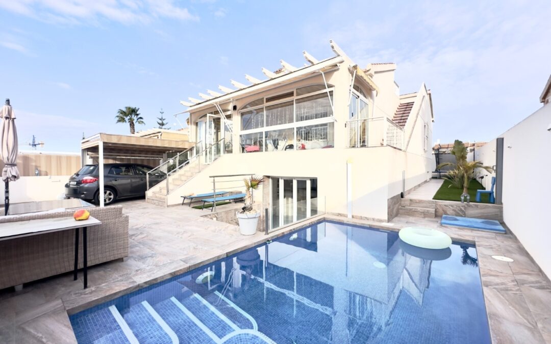 Fantastic detached villa with 3 Bedrooms 3 Bathrooms in Playa Flamenca