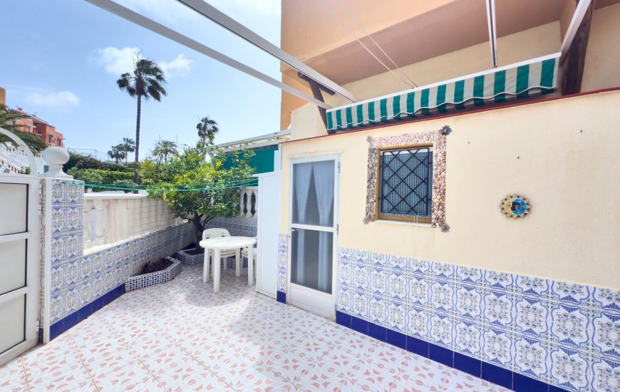 1 bedroom, 2 bathroom bungalow for sale in Torrevieja, Costa Blanca, Alicante. Spain.