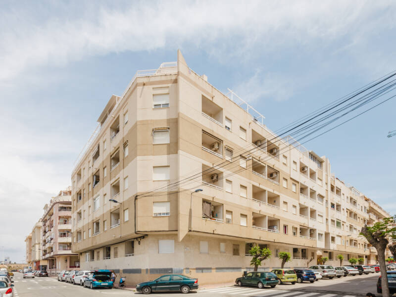 Orihuela Costa, Calle Luis,  Alicante 03189 Spain