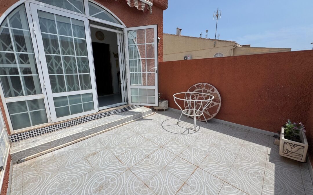 2 Bed, 2 Bath, Semi-Detached townhouse for sale in Torrevieja