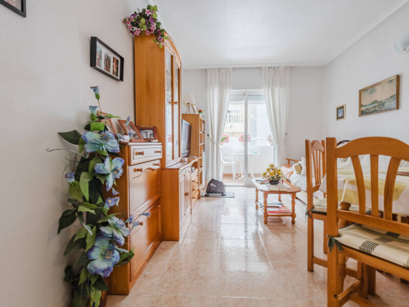 Orihuela Costa, Calle Luis,  Alicante 03189 Spain