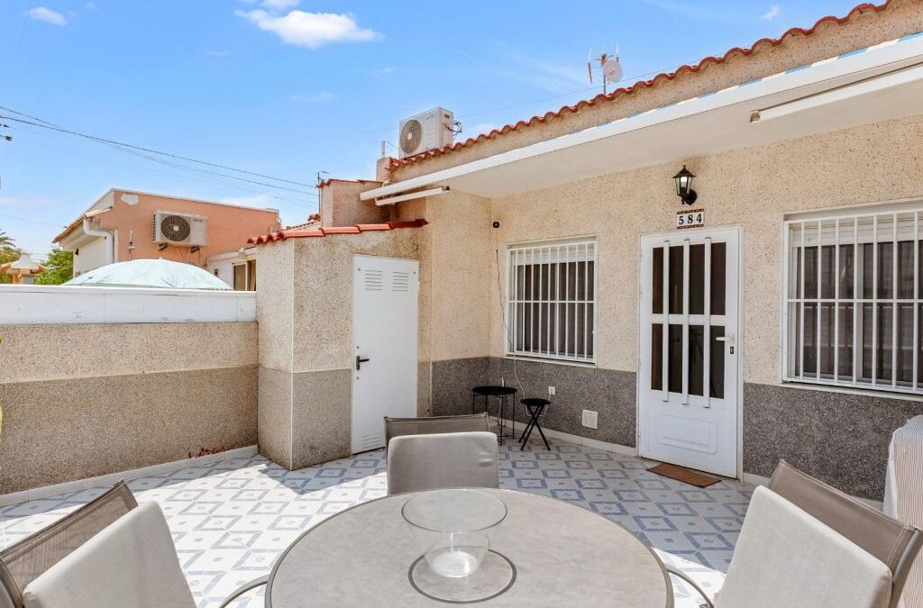 Bungalow for sale in Torrevieja 1 Bedroom, 1 Bathroom