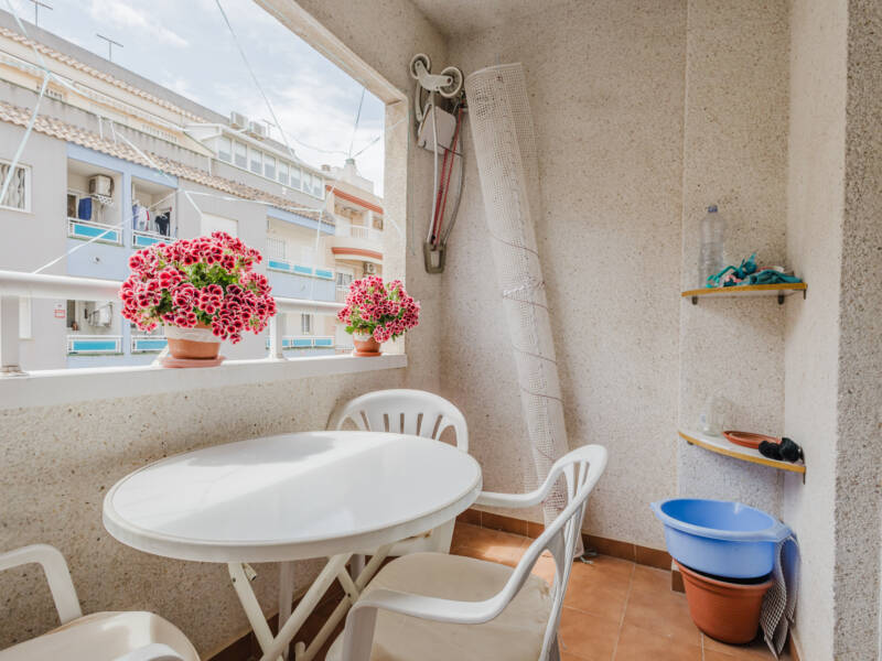 Orihuela Costa, Calle Luis,  Alicante 03189 Spain