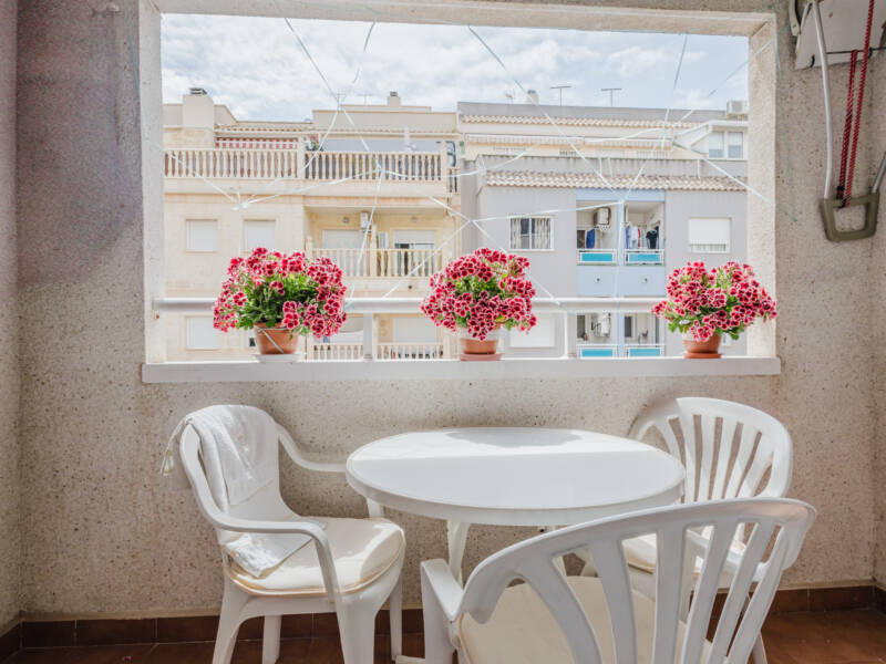 Orihuela Costa, Calle Luis,  Alicante 03189 Spain