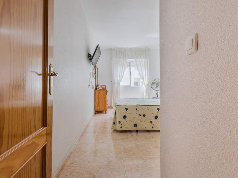 Orihuela Costa, Calle Luis,  Alicante 03189 Spain