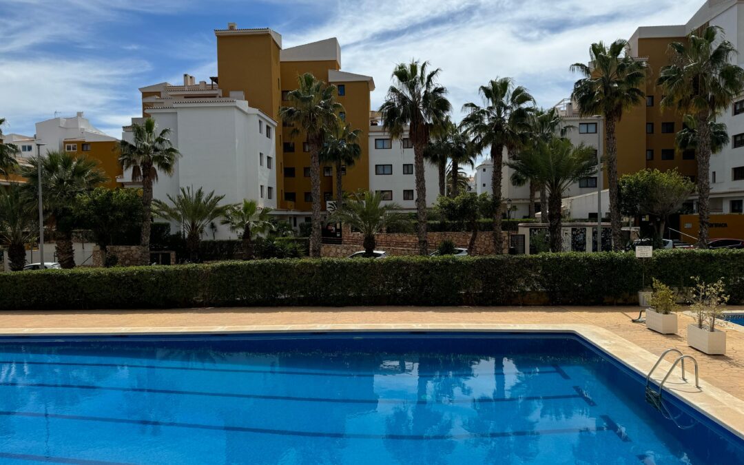 First floor apartment for sale in Punta Prima with 1 Bedroom, 1 Bathroom