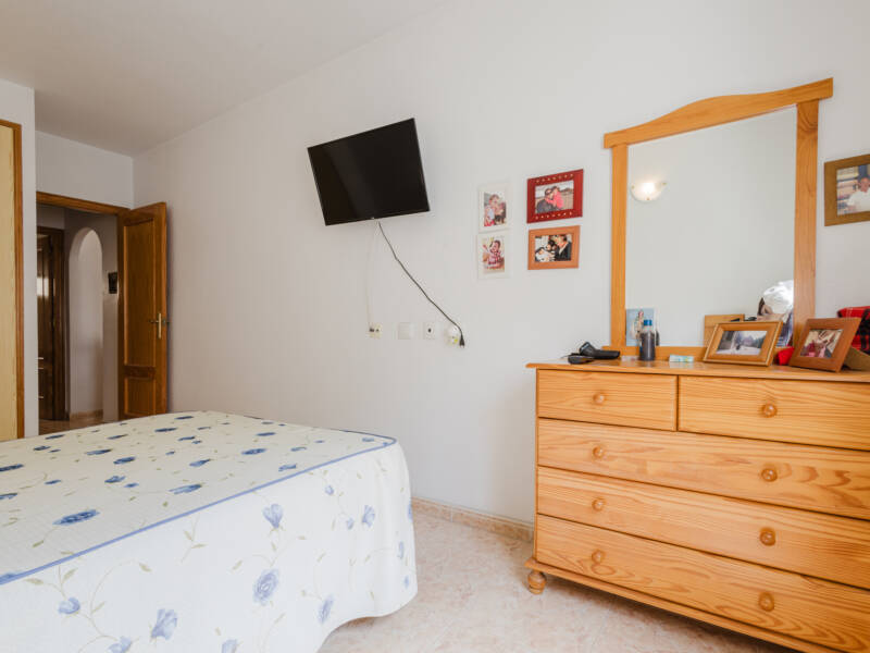 Orihuela Costa, Calle Luis,  Alicante 03189 Spain